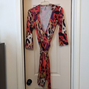 DVF Justin Leopard Wrap Dress Sz 6